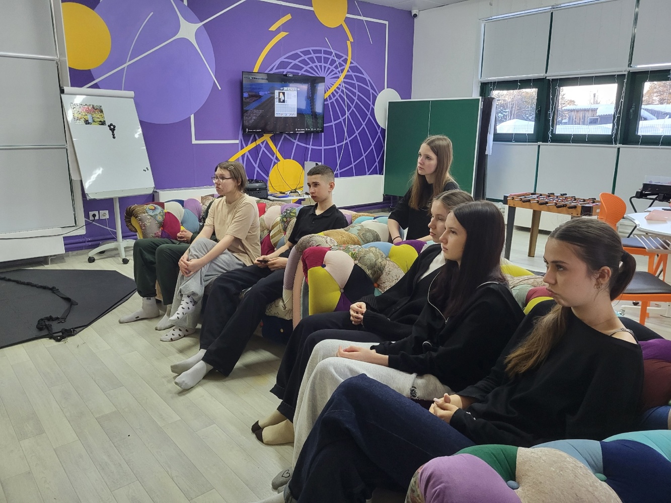 В молодежных центрах Сургутского района посмотрели документальный фильм