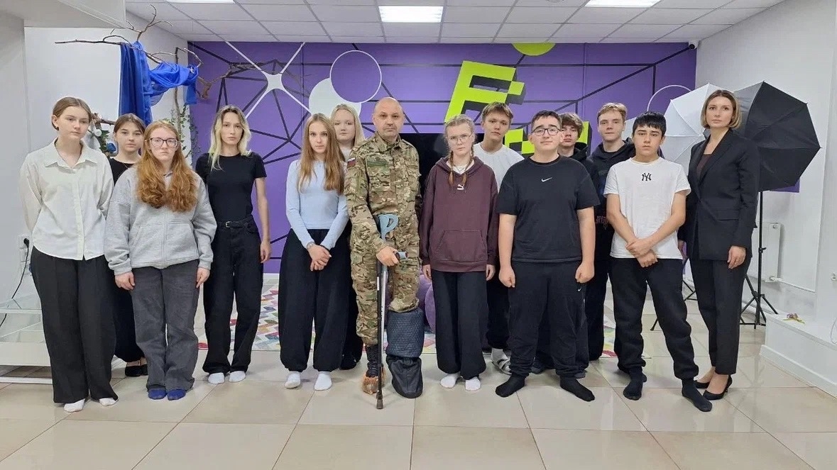 «Патриотический ликбез» в молодёжном центре Лянтора